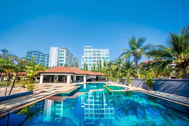 Private Beach Majestic Pool Villa *